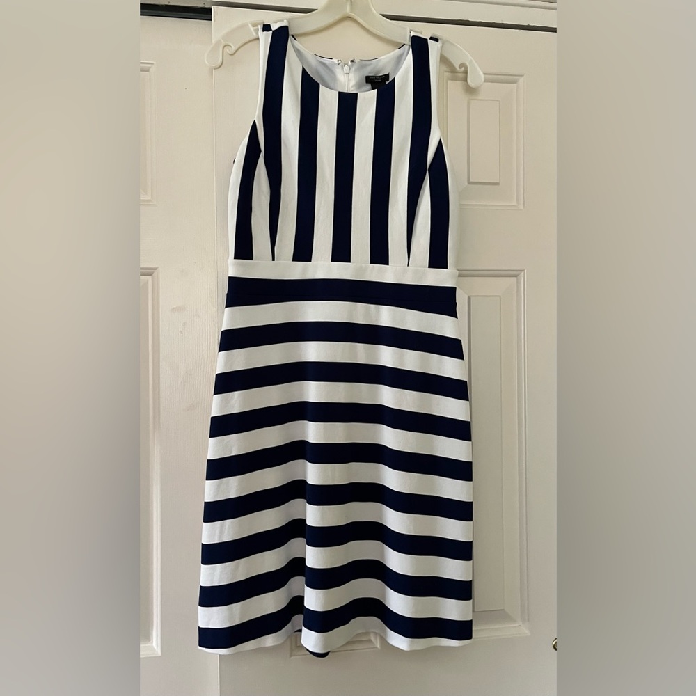 Navy & white summer dress, size 4P, AnnTaylor Factory, polyester blend